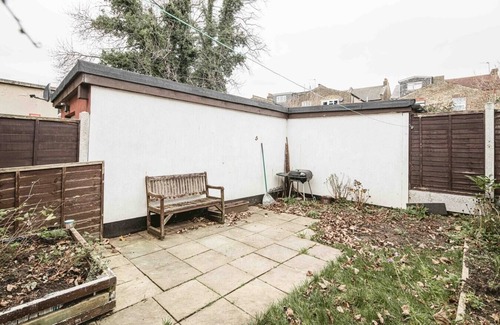 Leyton Apartment | Super Stylish 1BD Flat with Garden in Leytonstone