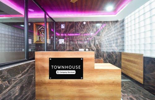 Hyderabad Hotel | Super Townhouse Kokapet Near GAR