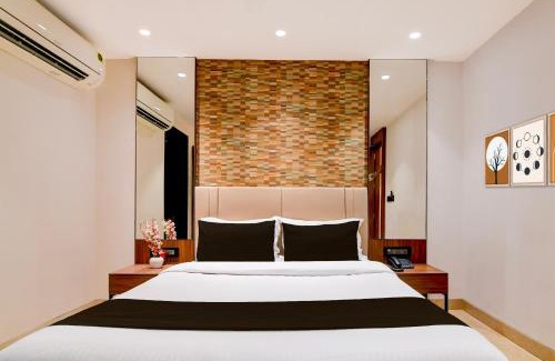 New Town Hotel | Super Townhouse Oak DLF Newtown Bus Terminal