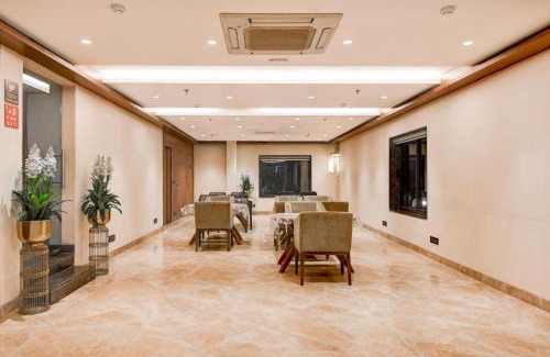 New Town Hotel | Super Townhouse Oak DLF Newtown Bus Terminal