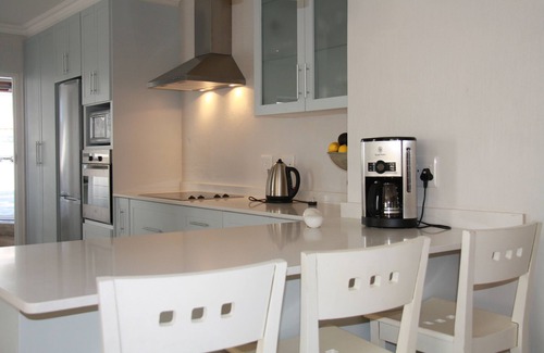 Jeffreys Bay House | Super Tubes Guesthouse