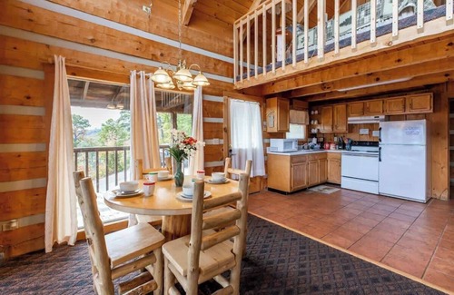 Gatlinburg - Pigeon Forge Cabin | Super View,Smoky Mtn Log Cabin,Pool Table,Hot Tub