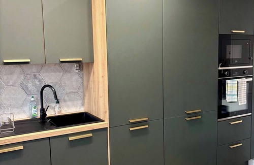 Saint-Remi Apartment | Superb 136m² bright and fully equipped. 4bbes/2sdb + free parking center