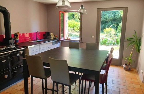 Tinteniac House | Superb 17th century house. Tranquility. Games room/Trampoline