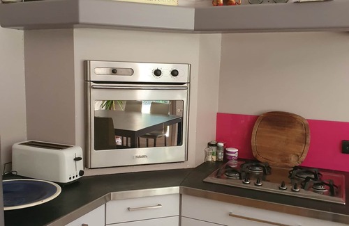 Tinteniac House | Superb 17th century house. Tranquility. Games room/Trampoline