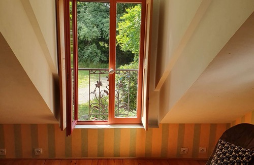 Tinteniac House | Superb 17th century house. Tranquility. Games room/Trampoline