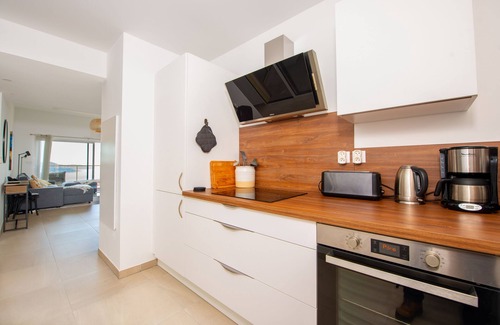 La Madeleine Apartment | Superb 2 bed 2 bath apartment with sea views in Nice