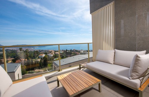 La Madeleine Apartment | Superb 2 bed 2 bath apartment with sea views in Nice