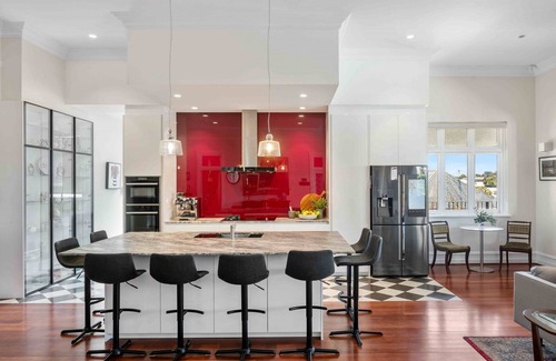 North Fremantle House | Superb 4-Bed Home with Impeccable Interiors & Pool