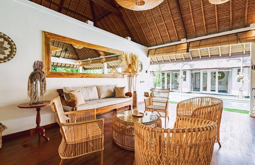 Padonan Villa | Superb 4-bedroom Tropical Villa Canggu