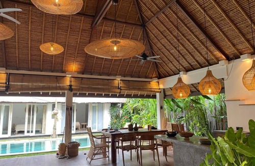 Padonan Villa | Superb 4-bedroom Tropical Villa Canggu