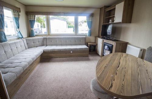 Caister-on-Sea Other | Superb 8 Berth Caravan, Close To Amenities At Caister Beach Ref 30073F