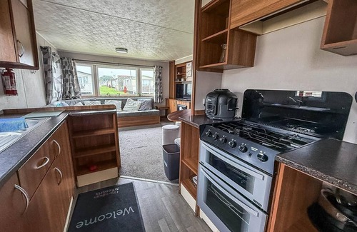 Clacton-on-Sea House | Superb 8 berth caravan with free WiFi at Highfield Grange ref 26706WR