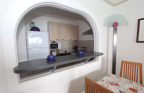 Fabron Apartment | Superb air-conditioned flat on the 7th floor facing the sea.