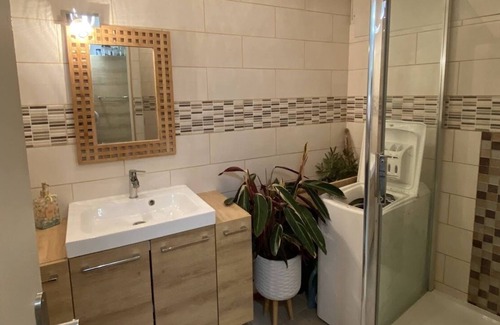 Bastide Giraud Apartment | Superb apartment with swimming pool and tennis court