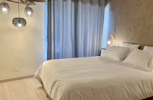 Bastide Giraud Apartment | Superb apartment with swimming pool and tennis court
