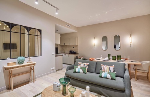 Quartier de la Porte-Saint-Denis Apartment | Superb Apartment 2 bedrooms Center of Paris