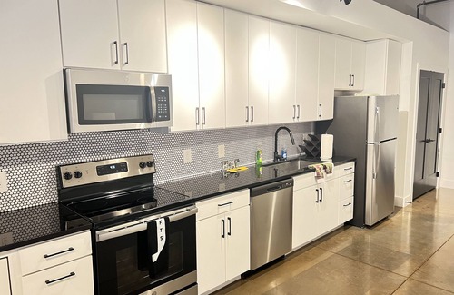 Payne-Logan Apartment | Superb apartment downtown w/outdoor amenities