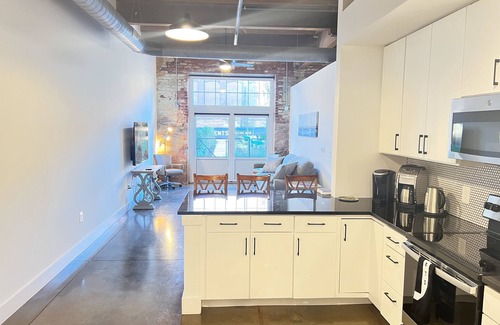 Payne-Logan Apartment | Superb apartment downtown w/outdoor amenities