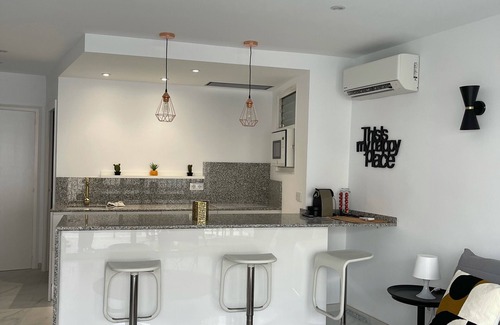 Roses Town Center Apartment | Superb apartment, facing the beach, in the center of Rosas with beautiful terrace.