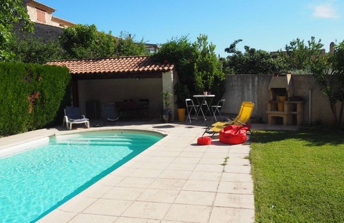 Volx Apartment | Superb apartment in a villa with swimming pool in a quiet location!