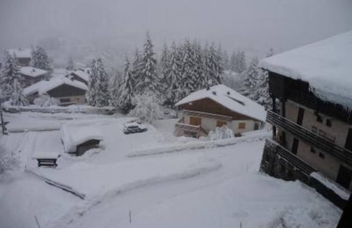 Megeve Apartment | Superb apartment, ski in ski out, garden and fireplace.