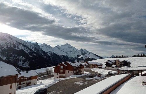 Manigod Apartment | Superb apartment with mountain views