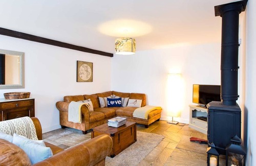 Monyash House | Superb barn conversion with games room, near Monyash, sleeps up to 20 in 7 bedrooms.