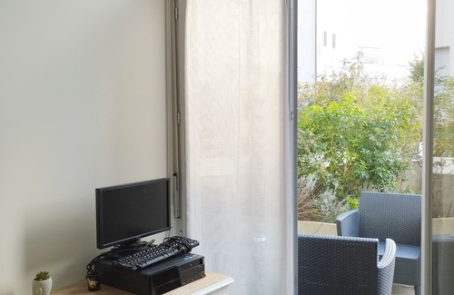 Carrieres-sous-Poissy Apartment | Superb bright apartment with garden of 18 M2