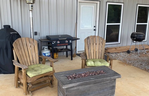 Etta Cabin | Superb cabin with AC, Wi-Fi. 4 bedrooms available, 26 minutes to Oxford square