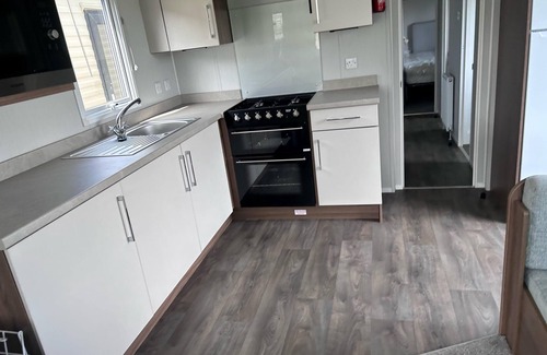 Caister-on-Sea House | Superb caravan, sleeps 8, at Caister Beach in Norfolk ref 30020T