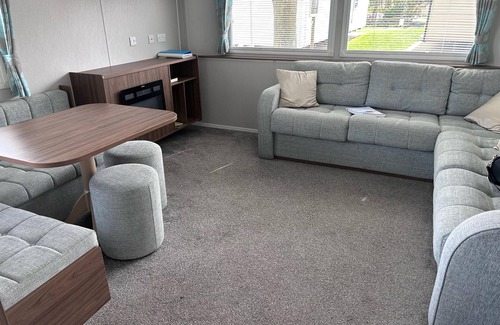 Caister-on-Sea House | Superb caravan, sleeps 8, at Caister Beach in Norfolk ref 30020T