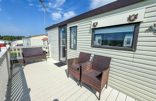 Hunstanton House | Superb caravan with decking close to Hunstanton beach in Norfolk ref 23060S