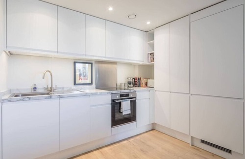 Cambridge Apartment | Superb Central Apt - With Parking!