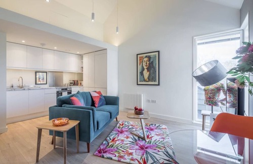 Cambridge Apartment | Superb Central Apt - With Parking!