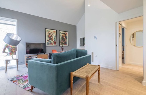 Cambridge Apartment | Superb Central Apt - With Parking!