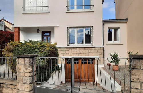 Houilles House | Superb charming room with private access