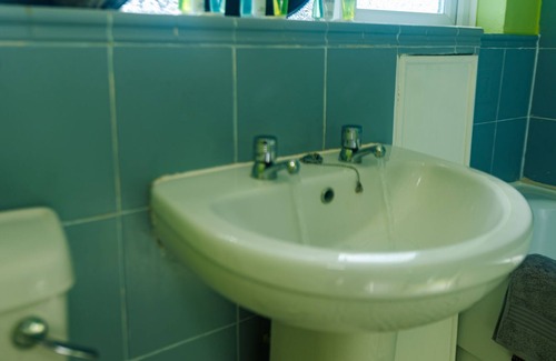 Patchway House | Superb Dwelling! Fast Wifi, Parking, Patchway