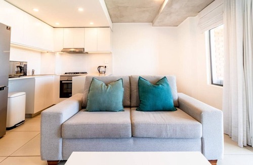 Hillhead Apartment | Superb East 311 at Coral Point