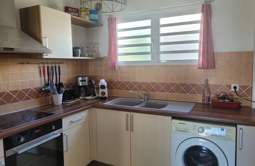 Saint-Pierre De La Reunion Apartment | Superb F3, Indian Ocean view, quiet, secure residence, 2 free parking spaces