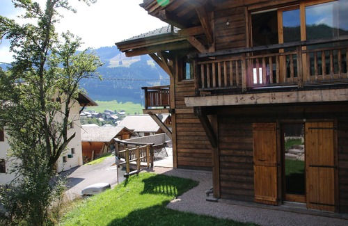 Morzine Ski Chalet | Superb Family Chalet in Morzine, 8-10 people, near center and shuttles