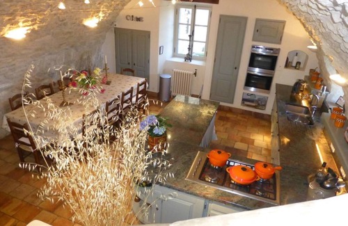 Bonnieux House | Superb Farmhouse: Tennis, Infinity Pool, Vineyard, Sleeps 10