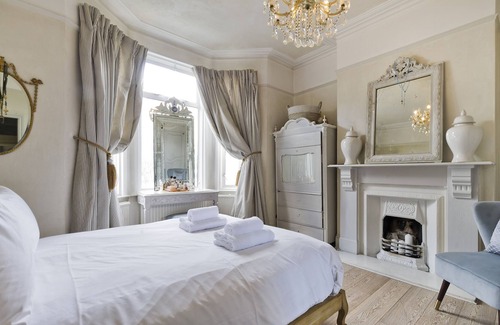 Kensal Green Apartment | Superb garden flat in North West London by UnderTheDoormat