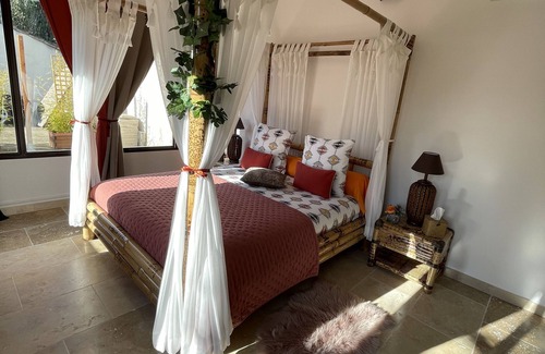 Orgon House | Superb Gîte with private pool and jacuzzi