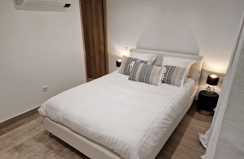 Bandol Apartment | Superb ground floor apartment.