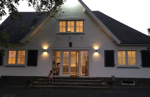 Ciney House | Superb holiday home with garden in Serinchamps