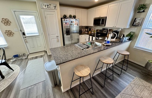 Southside House | Superb Home 7 minutes from Lackland Air Force Base