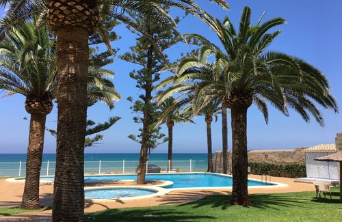 Molinell House | Superb house 100m² + 70m² terrace. Residence on the beach, sea view, swimming pool.
