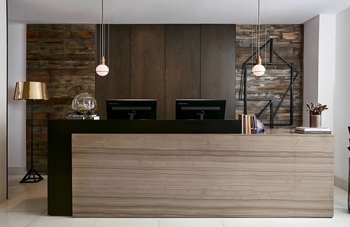 Midtown East House | Superb Location! Close to Metropolitan Museum and Central Park!