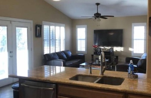 Monarch House | Superb location ! Excellent Weather! What are you waiting for?